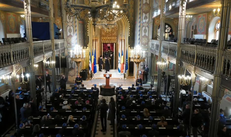 Ceremonia dedicată comemorării victimelor Holocaustului.