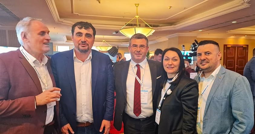 Rădăcini comune. Drumuri remarcabile.